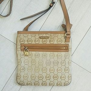 Michael Kors crossover bag